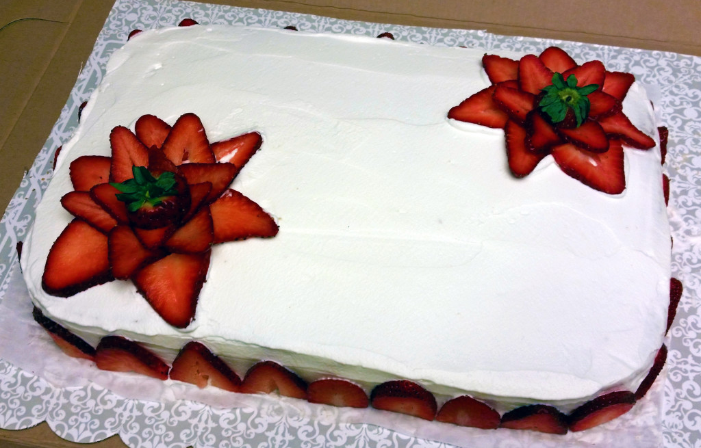 Strawberry flowers cake | The Enchanted Whisk